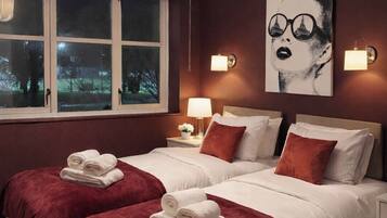 StrykjÀrn/strykbrÀda, wi-fi och sÀngklÀder