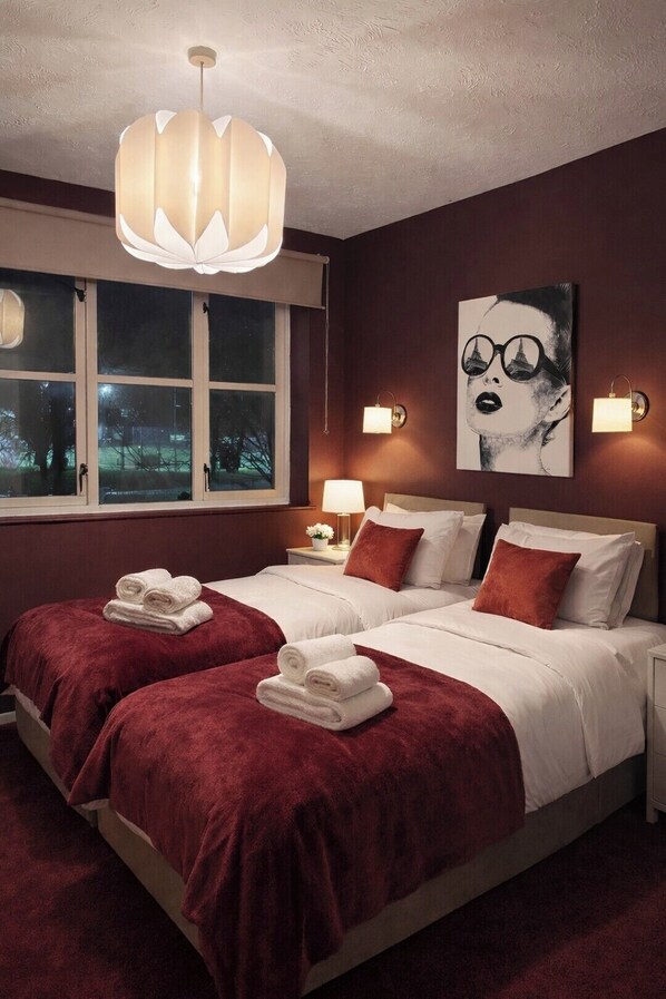 Strykjärn/strykbräda, wi-fi och sängkläder