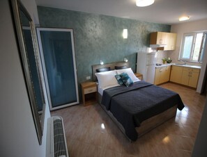 Apartment - Cozy Adriatic Apartment for 4 (Novalja)