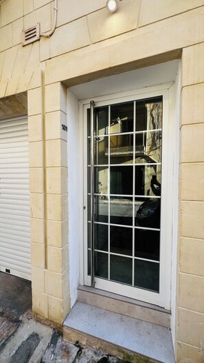 Exterior detail - Fleur de- Lys (Birkirkara)