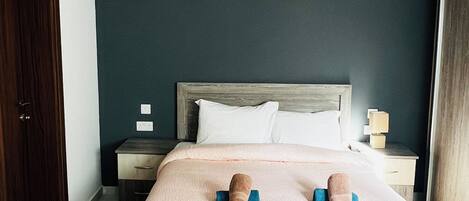 2 chambres, fer et planche Ă repasser, Wi-Fi gratuit, draps fournis