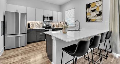 New 1BR at Heart of Oaklawn | EV Charger