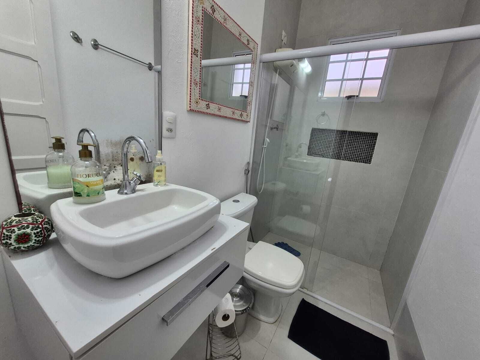 ファミリー ルーム | バスルーム | タオル、石鹸、トイレットペーパー