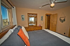 3 slaapkamers, een bureau, gratis wifi, beddengoed