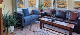 Bluebird Trail Retreat: Off-Grid & Dark Skies