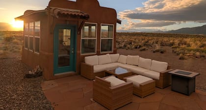Bluebird Trail Retreat: Off-Grid & Dark Skies