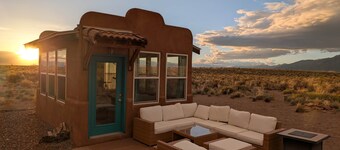 Bluebird Trail Retreat: Off-Grid & Dark Skies