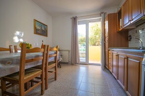 Dining - Villa Mirto 2 - Two Bedroom Apartment, Sleeps 4 (San Giovanni)