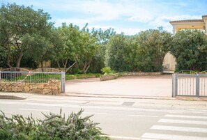 Property grounds - Sogni d'estate - Two Bedroom Apartment, Sleeps 6 (San Teodoro)