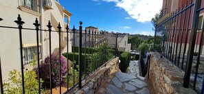 Property grounds - Holiday appartment, Las Ramblas Golf, balcony, solarium with pool and golf views (Orihuela)