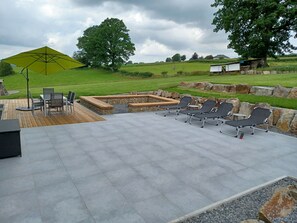 Outdoor dining - Vacation home close to nature in a quiet location, 1 km from the forest (Amel)
