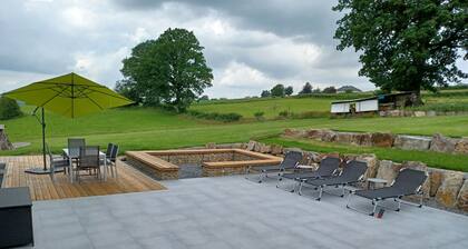 Naturnahes Ferienhaus in ruhiger Lage, 1 km vom Wald entfernt