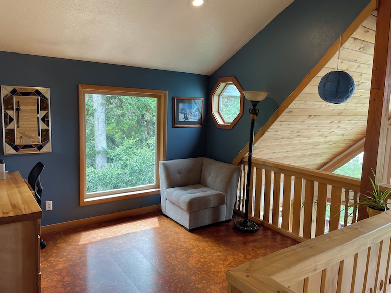 Perfect 6-bedroom House In Haines With Plenty Of Space To Relax - Haines, AK