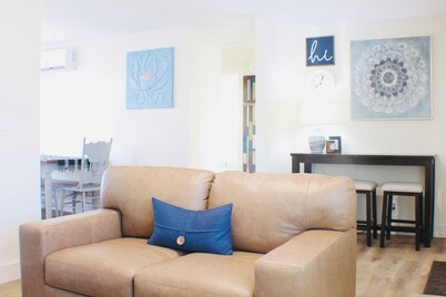 Multiple Living Spaces, Mini-Splits, Quiet Neighborhood in SW Burley