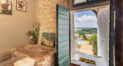 Charmant Morrona apartment with garden and private pool