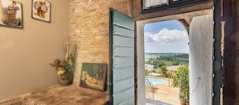 Charmant Morrona apartment with garden and private pool