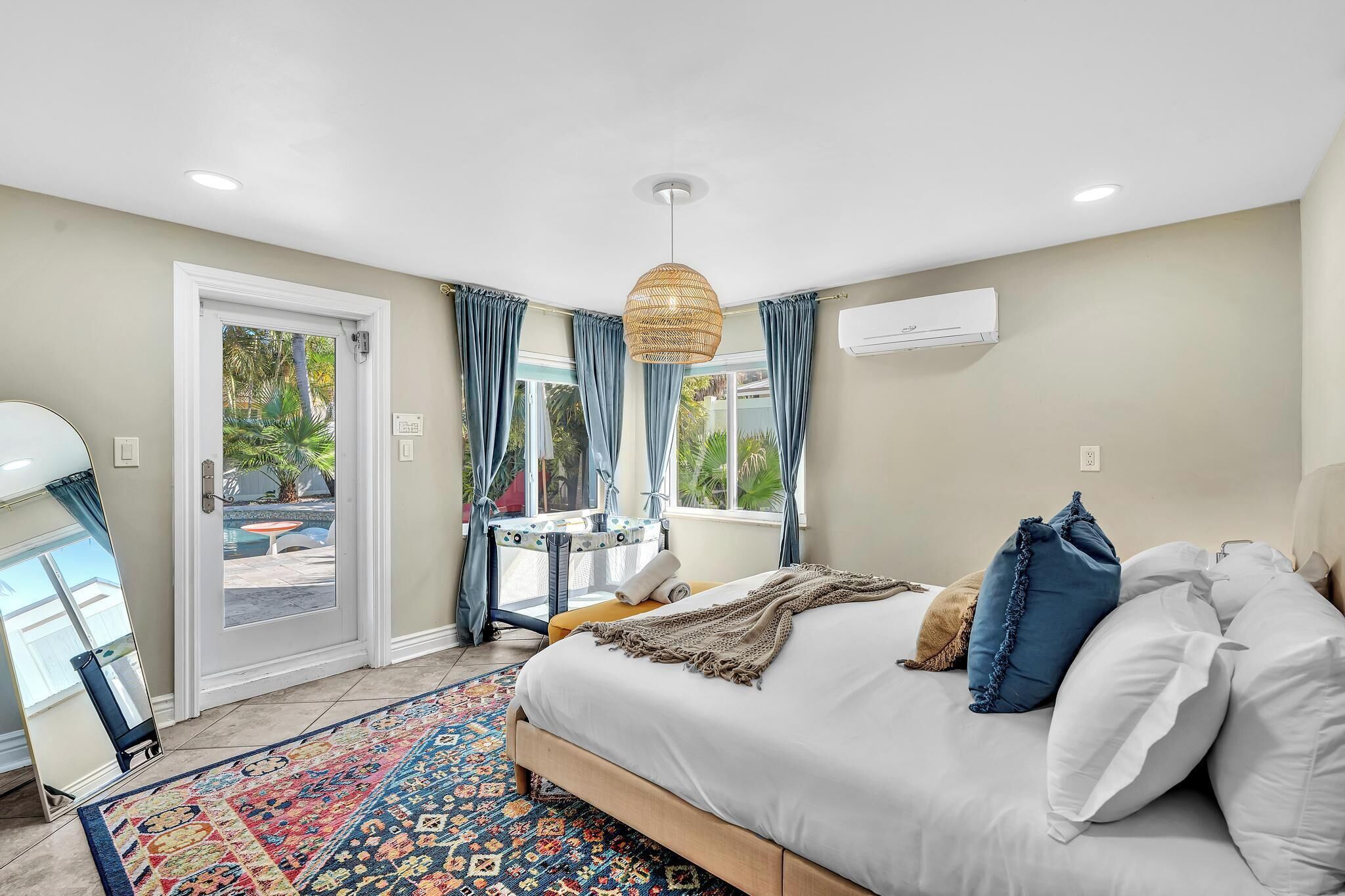 4 bedrooms, iron/ironing board, travel crib, free WiFi