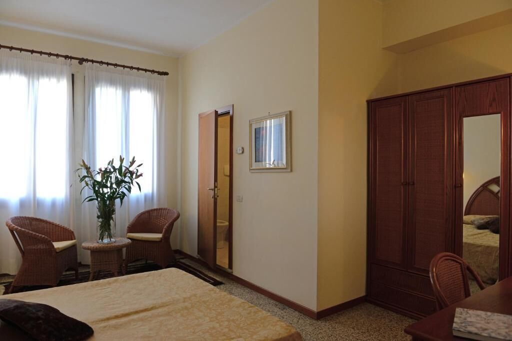 In-room safe, desk, iron/ironing board, free WiFi
