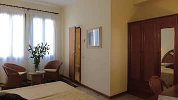 In-room safe, desk, iron/ironing board, free WiFi