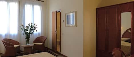 Junior Suite, Courtyard View