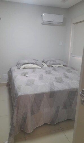 Free WiFi, bed sheets - Apartment in a secure and comfortable condominium. (São Luís)