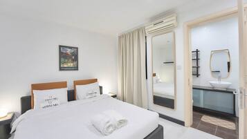Escrivaninha, ferros/tábuas de passar roupa, Wi-Fi, roupa de cama