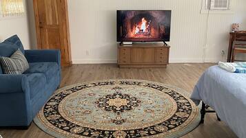 1 Schlafzimmer, BĂŒgeleisen/BĂŒgelbrett, WLAN, BettwĂ€sche