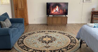 1 Bedroom Country Cottage+pool just 12 mi NW of Tallahassee