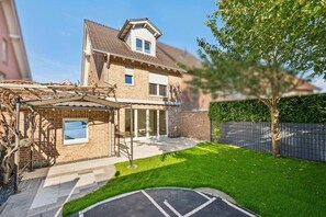 Exterior - Modern vacation home | near Düsseldorf | 160sqm (Neuss)