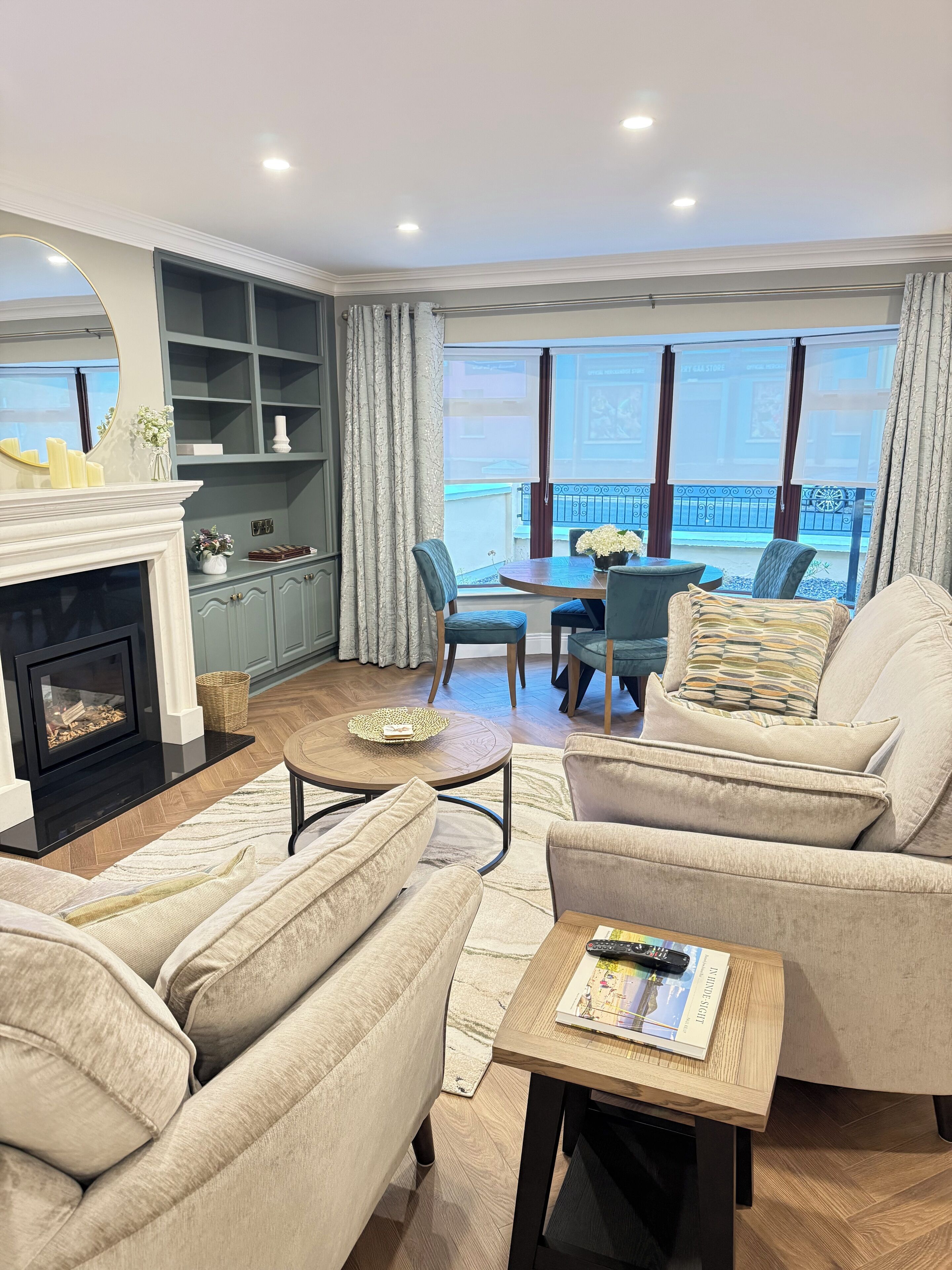 Smart-TV, peis og bøker