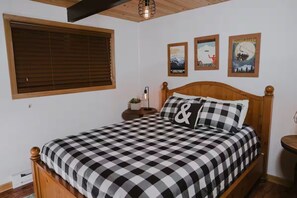 2 bedrooms, WiFi, bed sheets - Glacier Hideout - Dog frdly- Mt. Baker - A/C (Deming)