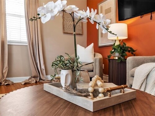 Cozy 2-bedroom condo in charming Memphis with FREE parking