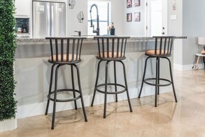 Fridge, microwave, oven, stovetop - The Denison Hub: Lake, Choctaw, Arcade, EV, Patio! 🏡 (Denison)