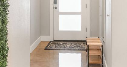 The Denison Hub: Lake, Choctaw, Arcade, EV, Patio! 🏡