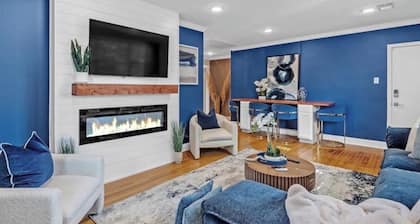 Stylist 2-bedroom Condo with FREE PARKING in vibrant Memphis