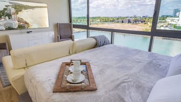 4 bedrooms, internet, bed sheets