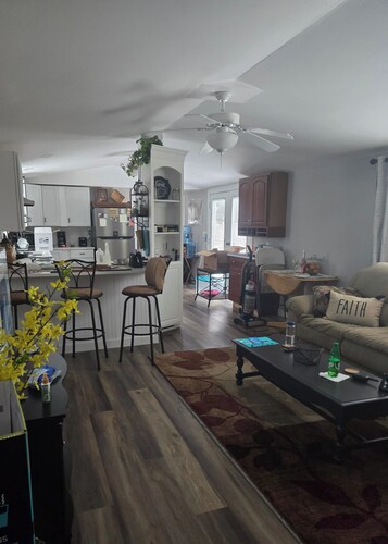 2-Bdr mobile home, quiet cul-de-sac in Malta just 8 miles from Saratoga Springs.