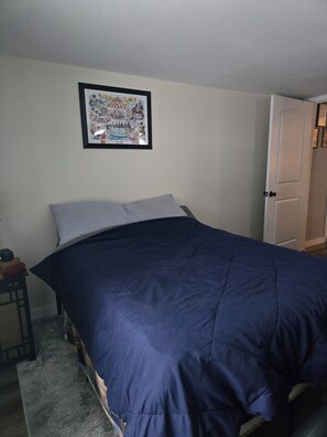 2 عدّة غرف نوم وواي فاي وملاءات أسرّة