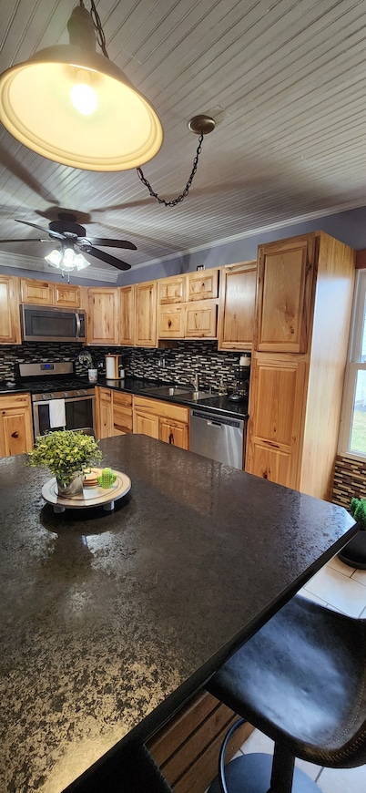 Lovely King Ensuite bungalow