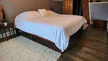 2 makuuhuonetta, tallelokero huoneessa, Wi-Fi, vuodevaatteet