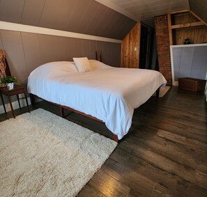 2 makuuhuonetta, tallelokero huoneessa, Wi-Fi, vuodevaatteet