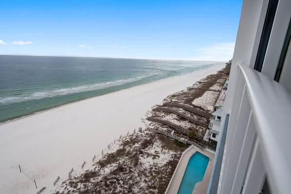 Beach - Newly Refurnished December 2025
Beachfront Indoor Pool Sleeps 6
Summerchase 1204 (Orange Beach)