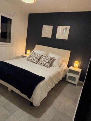 4 bedrooms, iron/ironing board, travel cot, WiFi - House with pool, sun and calm in Provence (Taradeau)