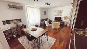 Leilighet – classic, terrasse, hageutsikt | Oppholdsområde