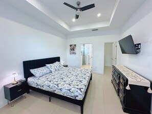 4 dormitorios, tabla de planchar con plancha, cuna de viaje y wifi