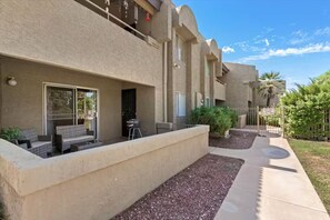 Terrace/patio - Paradise Valley Paradise/ Ground Unit/Fresh Remodel (Phoenix)