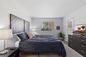 2 bedrooms, iron/ironing board, free WiFi, bed sheets - Paradise Valley Paradise/ Ground Unit/Fresh Remodel (Phoenix)