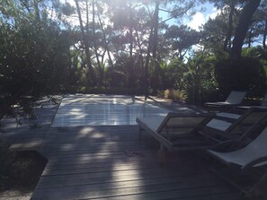 Pool - Nice wooden house, secteur 44 hectares, capacity 10 persons, swimming pool (Lège-Cap-Ferret)
