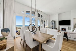 Dining - Gulf Views! Beach and Pool Nearby! Bikes! Porch! (Seacrest)