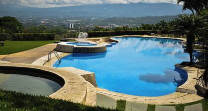 Charming 2-bedroom apartment with AC in peaceful Río Oro